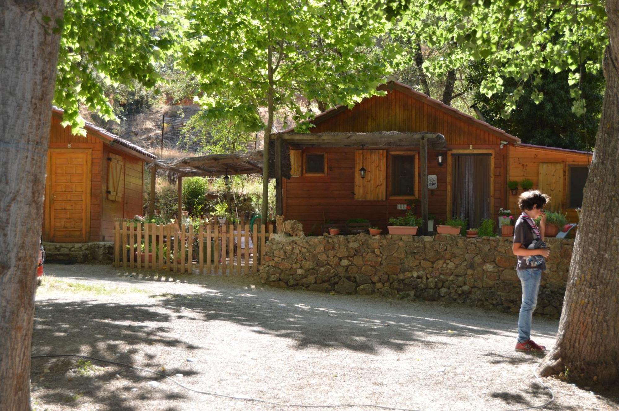 Cabanas Camping Sierra De Penascosa Bagian luar foto