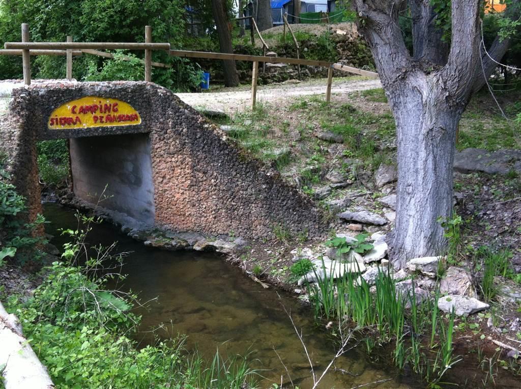 Cabanas Camping Sierra De Penascosa Bagian luar foto
