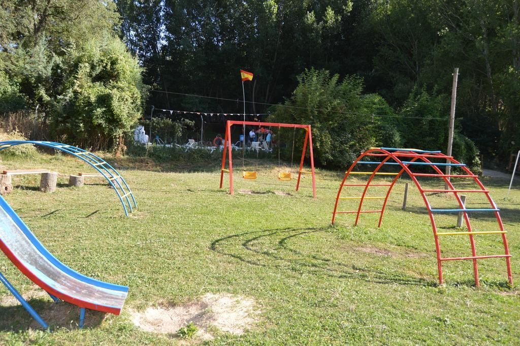 Cabanas Camping Sierra De Penascosa Bagian luar foto
