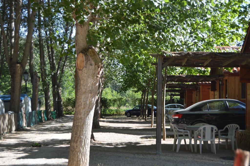 Cabanas Camping Sierra De Penascosa Bagian luar foto