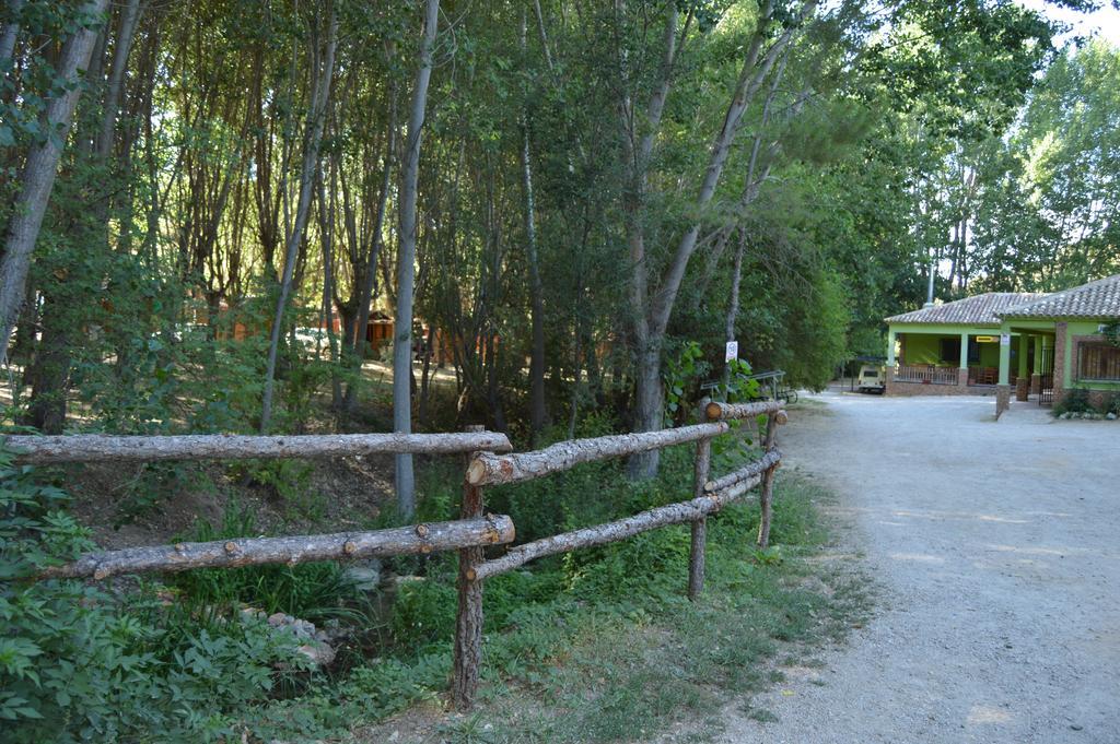 Cabanas Camping Sierra De Penascosa Bagian luar foto